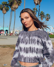 Load image into Gallery viewer, Long Sleeve Cropped Crew / Smoky Quartz